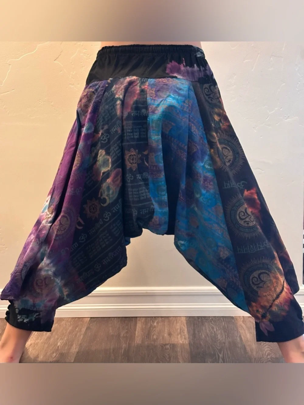 Kathmandu Imports Wide-Leg Printed Harem Tie-Dye Sacred Symbol Pants - Picture 4 of 11